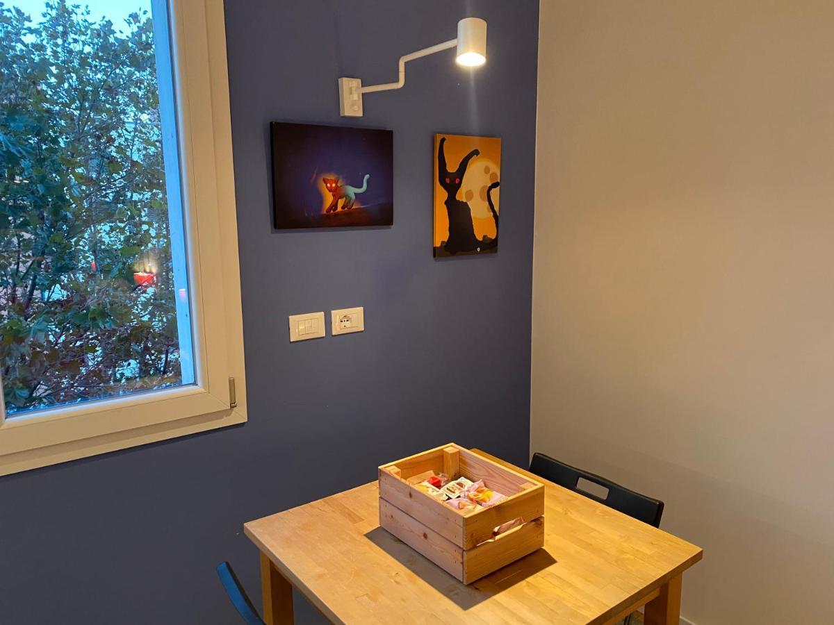 Tra Le Torri B&B - Ampia Stanza Privata In Appartamento Con Bagno Privato Accessibile Da Corridoio Bologna Exterior photo
