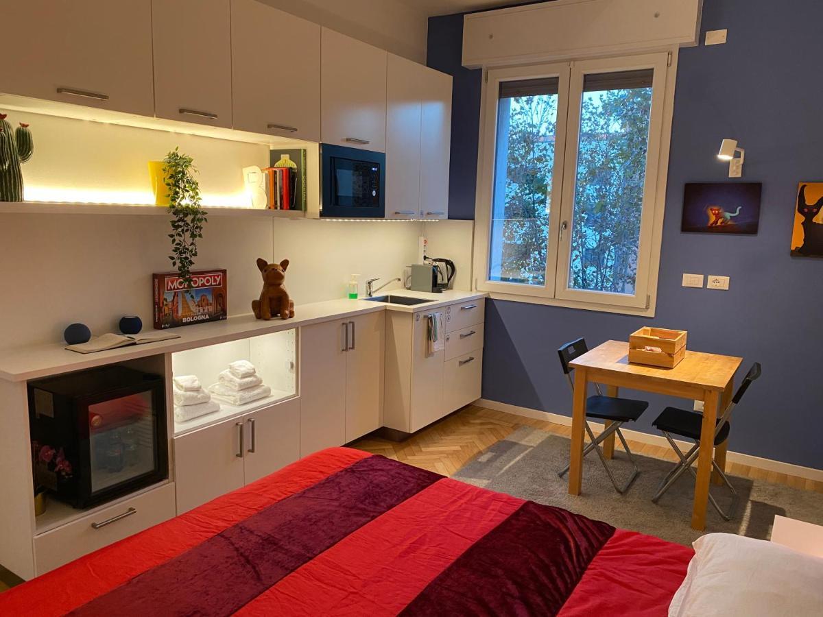 Tra Le Torri B&B - Ampia Stanza Privata In Appartamento Con Bagno Privato Accessibile Da Corridoio Bologna Exterior photo