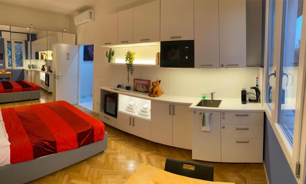 Tra Le Torri B&B - Ampia Stanza Privata In Appartamento Con Bagno Privato Accessibile Da Corridoio Bologna Exterior photo
