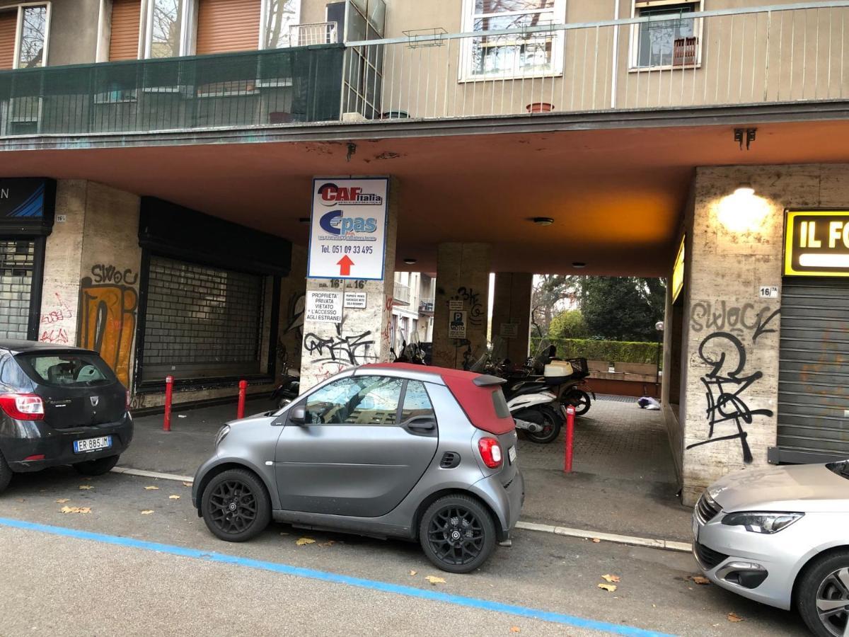 Tra Le Torri B&B - Ampia Stanza Privata In Appartamento Con Bagno Privato Accessibile Da Corridoio Bologna Exterior photo